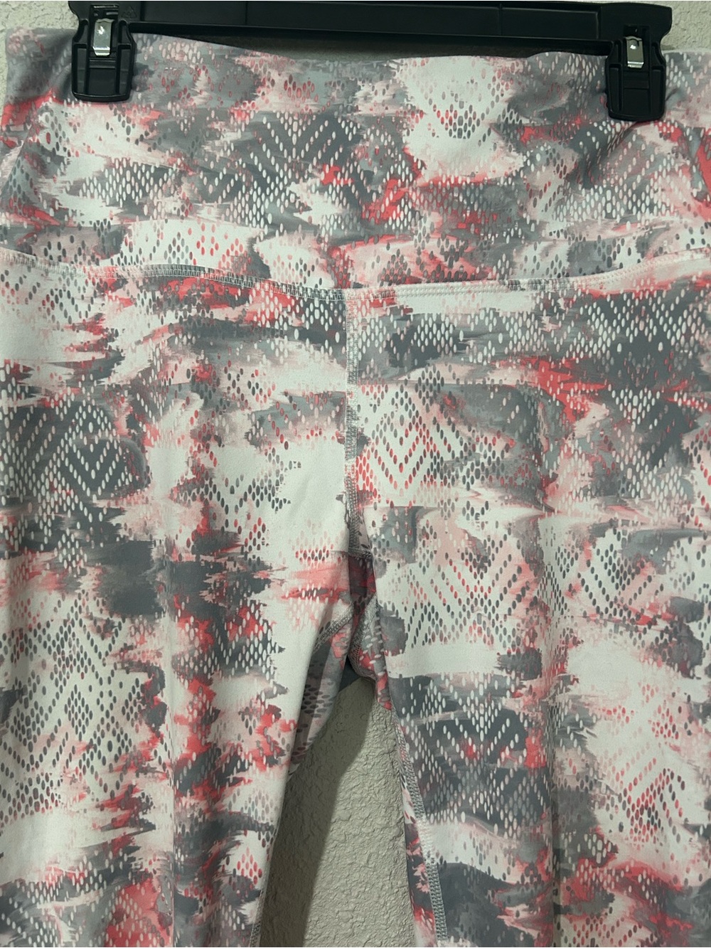 Printed High-Waist Leggings in Coral & Gray